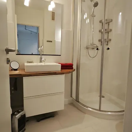 Premium Doublebed In Premium Shared * هانوفر